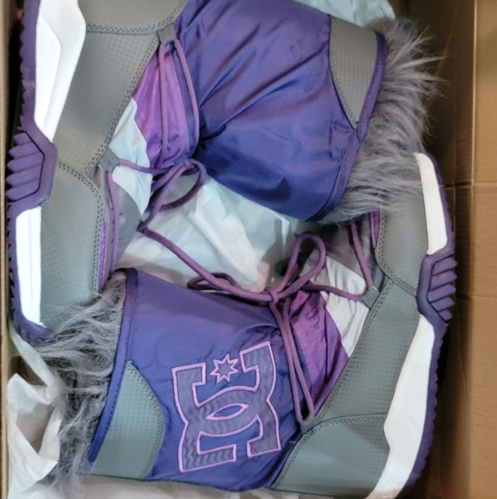Women's snow boots